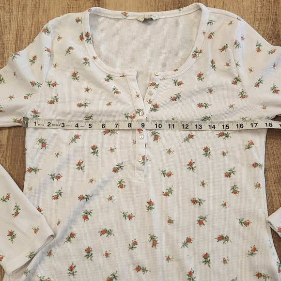 Lucky Brand Floral Waffle Knit Henley Top Women Large Cream Long Sleeve Spring - Picture 6 of 10